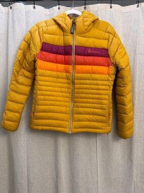 Cotopaxi women’s down jacket size small